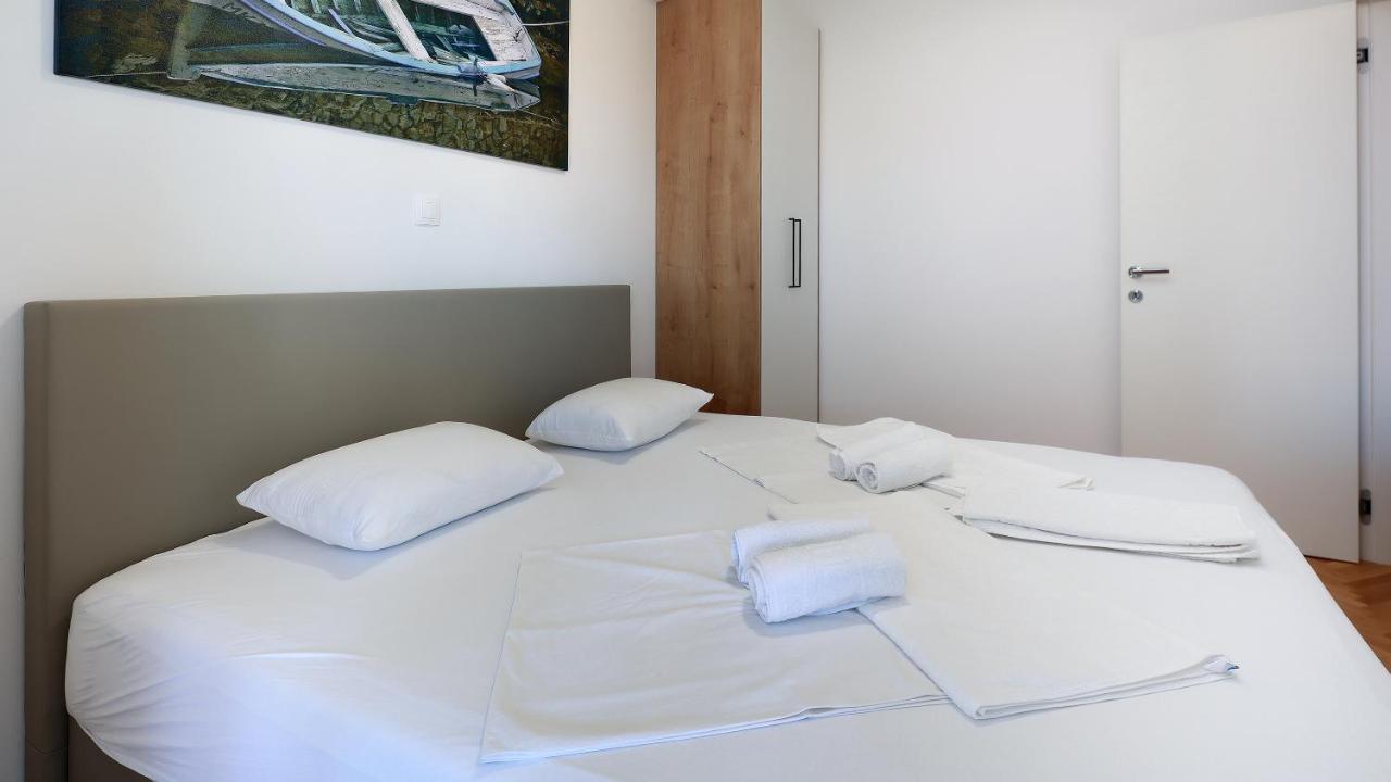 Apartments Tomy 诺瓦利娅 外观 照片