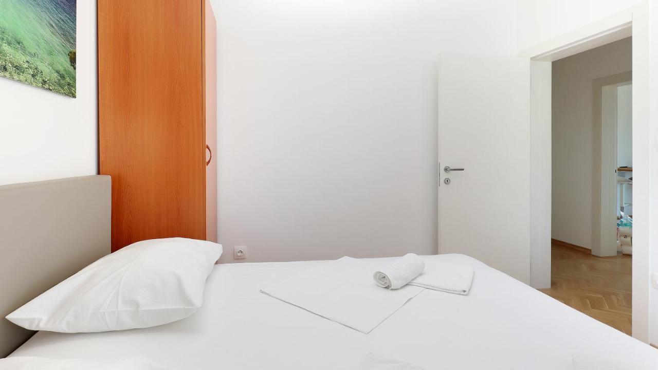 Apartments Tomy 诺瓦利娅 外观 照片