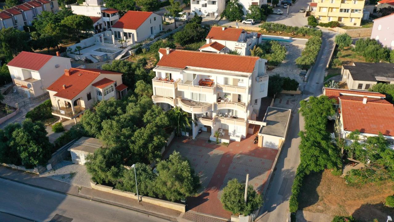 Apartments Tomy 诺瓦利娅 外观 照片
