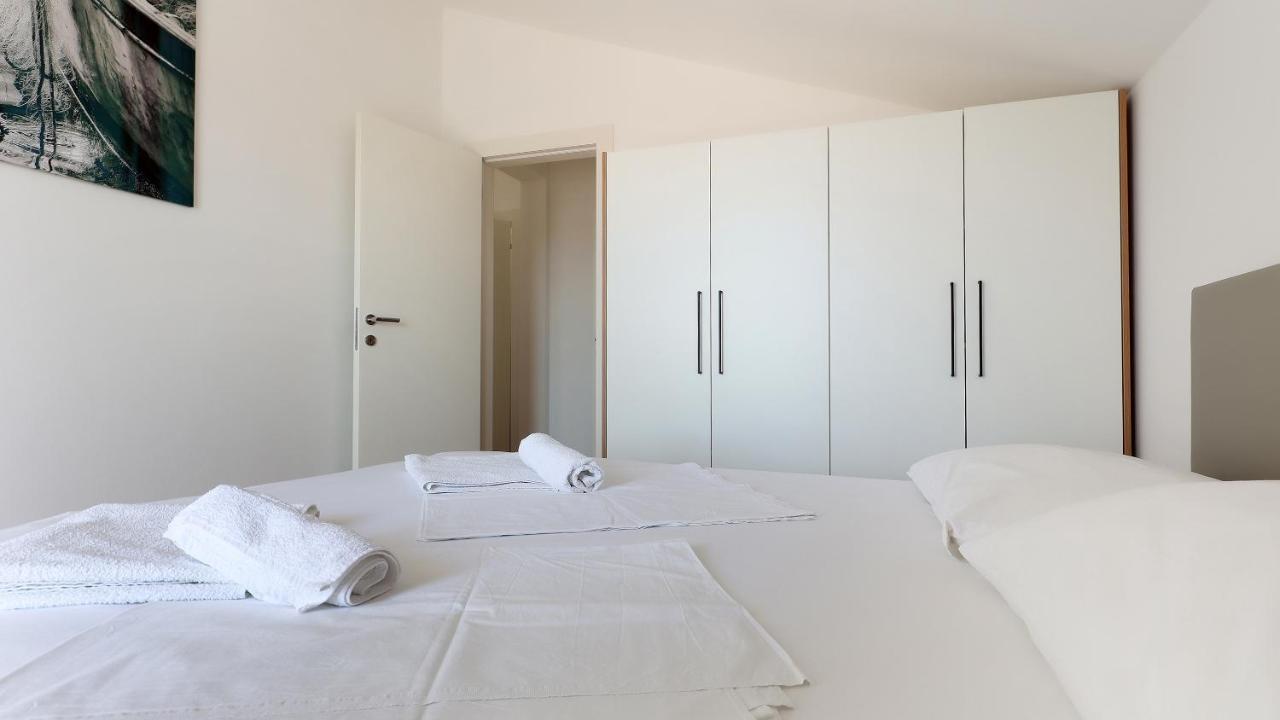 Apartments Tomy 诺瓦利娅 外观 照片