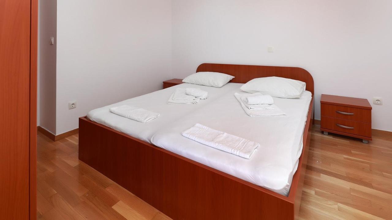 Apartments Tomy 诺瓦利娅 外观 照片