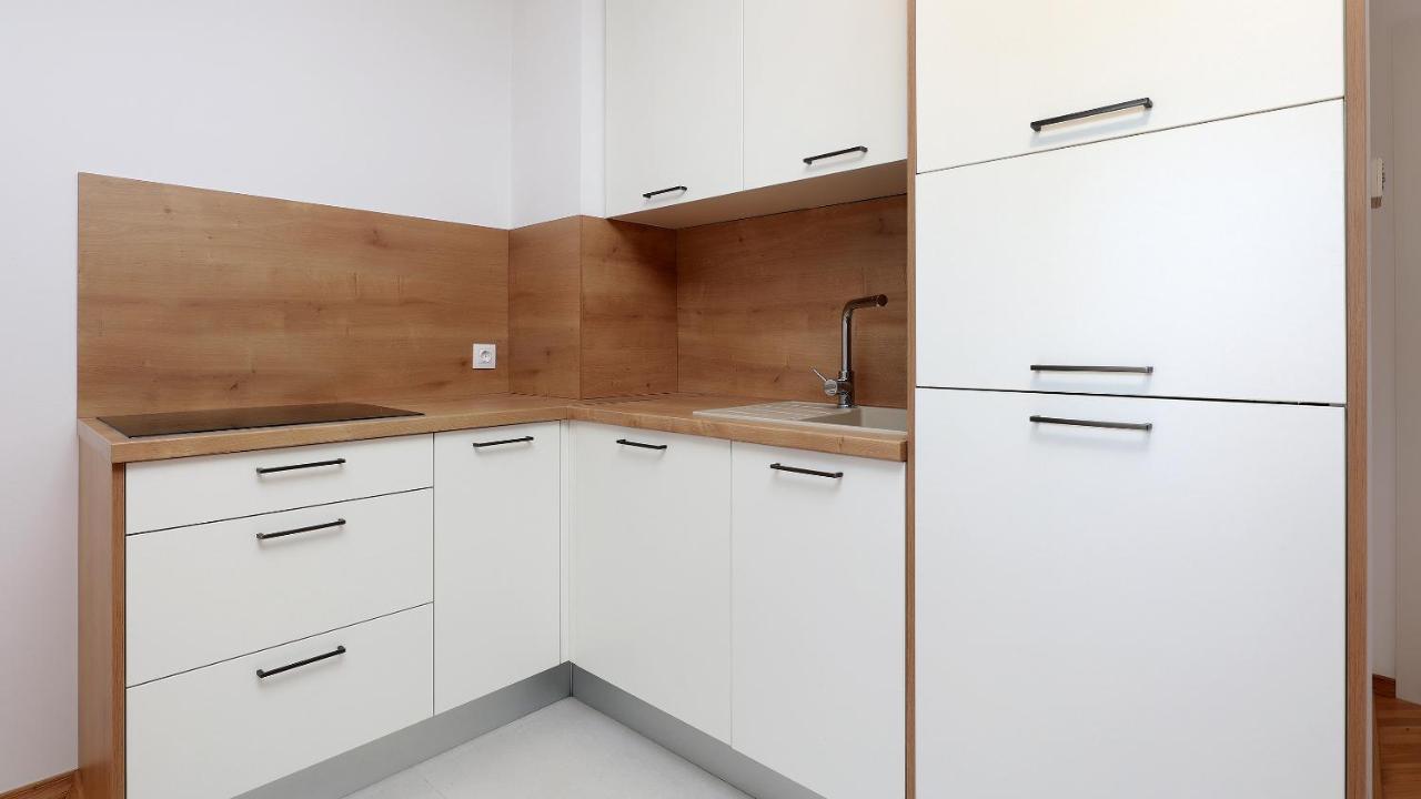 Apartments Tomy 诺瓦利娅 外观 照片